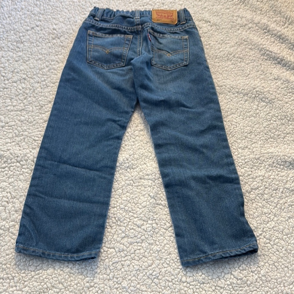 Levi's Classic Blue Denim Jeans - Picture 3 of 3